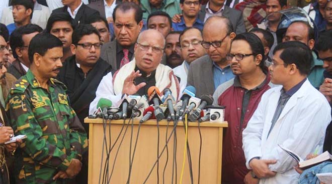 অবরোধে আগুনে দগ্ধদের দেখতে শনিবার সকালে বার্ন ইউনিটে যান স্বাস্থ্যমন্ত্রী মোহাম্মদ নাসিম।
