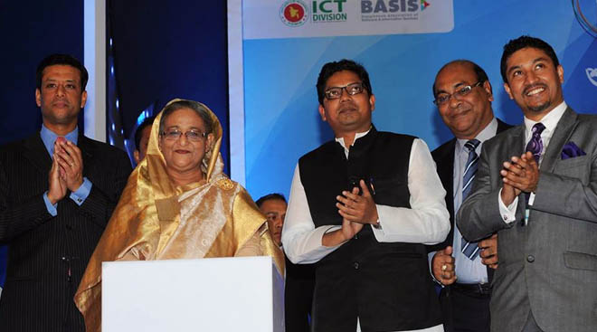 সোমবার বঙ্গবন্ধু আন্তর্জাতিক সম্মেলন কেন্দ্রে ডিজিটাল ওয়ার্ল্ড ২০১৫ এর উদ্বোধন করেন প্রধানমন্ত্রী শেখ হাসিনা