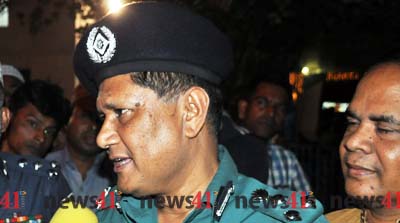 ডিএমপি কমিশনার আছাদুজ্জামান মিয়া।