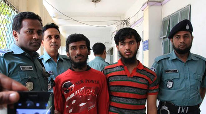 ওয়াশিকুর হত্যাকাণ্ডে ঘটনাস্থল থেকে আটক হওয়া জিকরুল্লাহ ও আরিফুল ইসলাম।