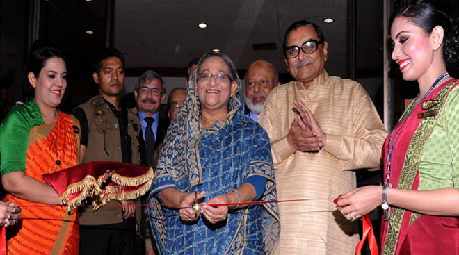 রোববার শাহজালাল আন্তর্জাতিক বিমানবন্দরে বিমানের অভ্যন্তরীণ রুট সার্ভিসের উদ্বোধন করেন প্রধানমন্ত্রী শেখ হাসিনা।