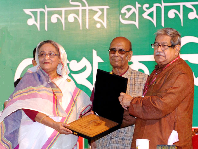 ভারতীয় পার্লামেন্টে ‘সীমান্ত বিল’ পাস ও সীমান্ত চুক্তি কার্যকর এবং ‘জাতীয় জীবনের প্রতিটি ক্ষেত্রে সফলতা অর্জনের’ জন্য প্রধানমন্ত্রী শেখ হাসিনাকে আজ গণসংবর্ধনা দেয় জাতীয় নাগরিক কমিটি।